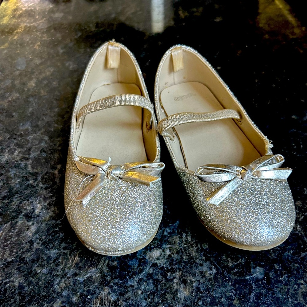 Toddler gold flats
